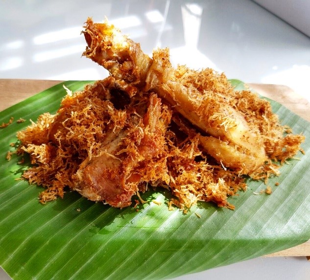 Chicken with Fried Coconut Flakes (Ayam Serundeng Kelapa)